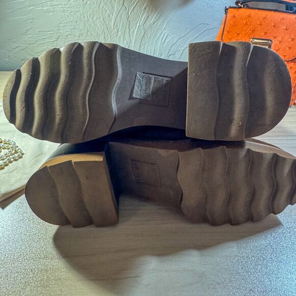 Dolce Vita Martey H2O Wide Suede Ankle Boots | Size 8W | Cocoa Brown Lug Sole Pl - Picture 3 of 8